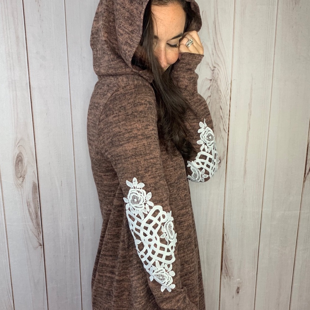 ✨LAST ONE!✨ Mocha hoodie with embroidered Elbows - Picture 2 of 7
